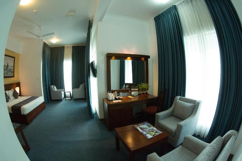 Superior Double or Twin Room with Sea View image 2