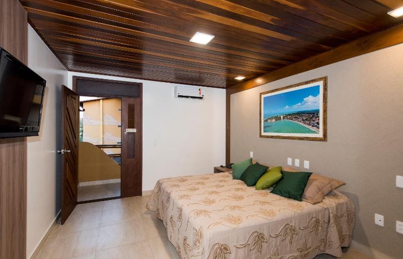Economy Triple Room image 2