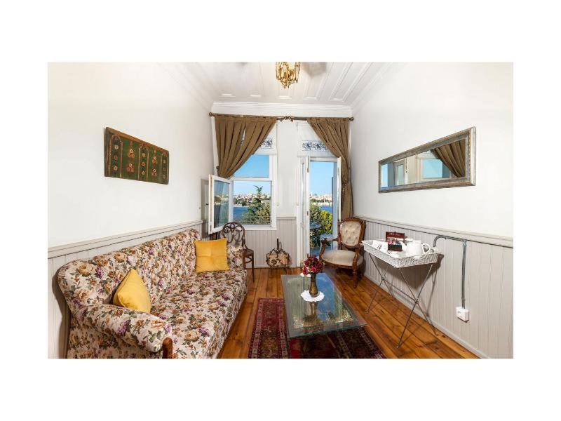Suite with Balcony image 2