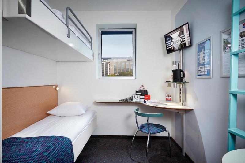 Economy Room with Bunk Beds image 1