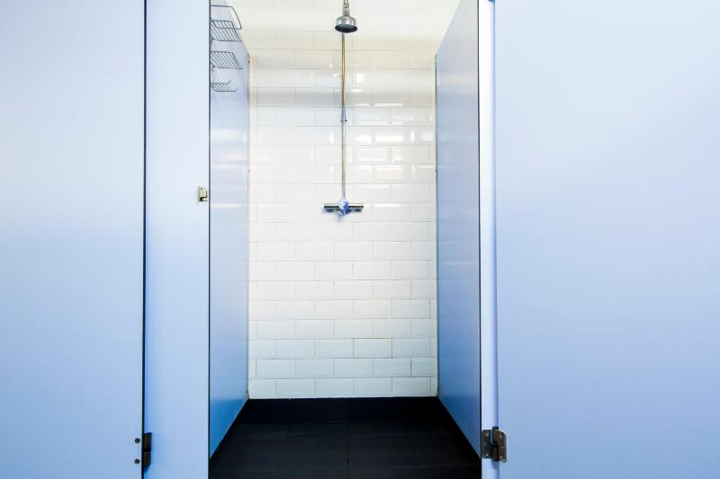 Twin - Shared Bathrooms image 1