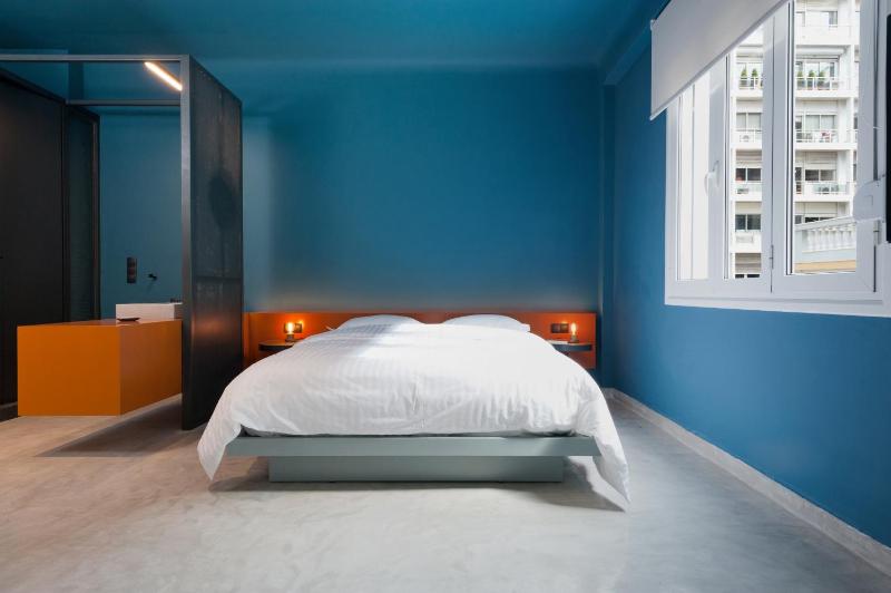 One-Bedroom Apartment image 2