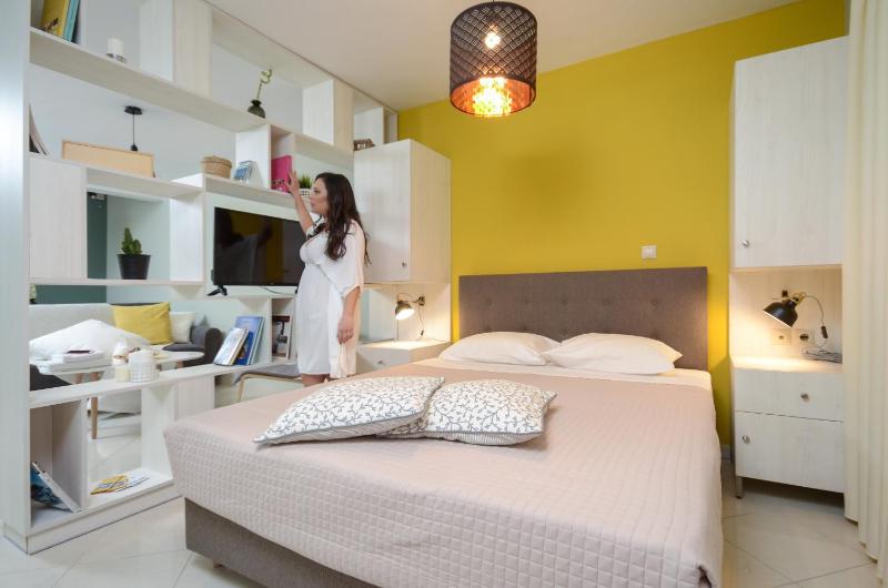 Studio Apartment image 4