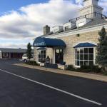 Rockford Alpine Inn & Suites