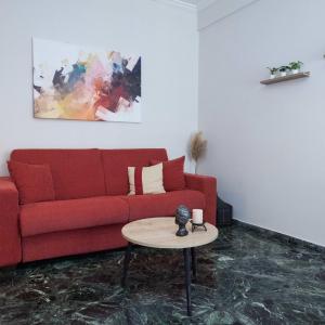 Modern 1 Bd Balcony Apt Near Metro in Kato Patisia