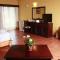 Casa Real Hotel & Suites