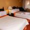 Casa Real Hotel & Suites