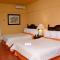 Casa Real Hotel & Suites