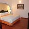 Casa Real Hotel & Suites