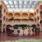 Casa Real Hotel & Suites