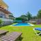 Foto: Lloret de Mar Villa Sleeps 10 Pool Air Con WiFi 33/42