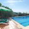 Foto: Lloret de Mar Villa Sleeps 6 Pool WiFi 13/36