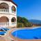 Foto: Lloret de Mar Villa Sleeps 12 Pool Air Con WiFi 7/34