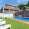 Foto: Lloret de Mar Villa Sleeps 8 Pool Air Con WiFi 14/59