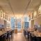 Ambassade Hotel