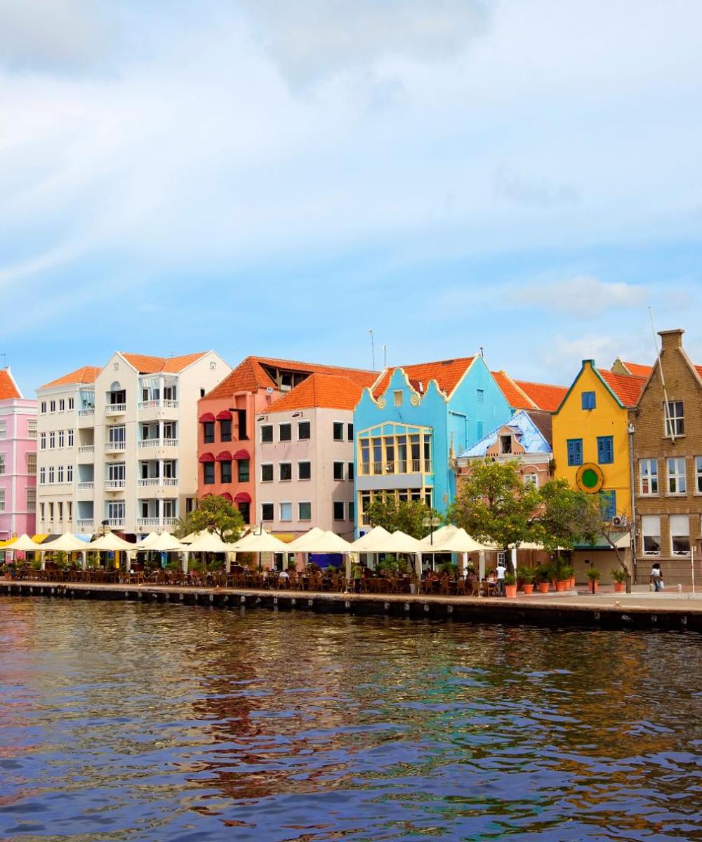 Book cheap flights from Quito to Curaçao