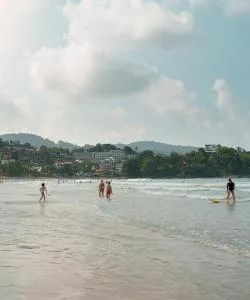 Krásný pohled na město Phuket (spojení přes Mezinárodní letiště Phuket)