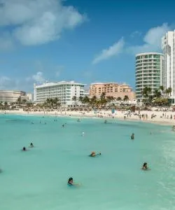 Pemandangan indah Cancun (kota populer di kalangan para pengguna kami)