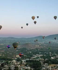 Pemandangan indah Kota Meksiko (kota populer di kalangan para pengguna kami)
