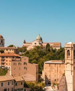 Una bellissima vista di Ancona, città popolare tra i nostri utenti