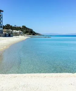 A beautiful view of Kallithea Halkidikis – a popular city among our users