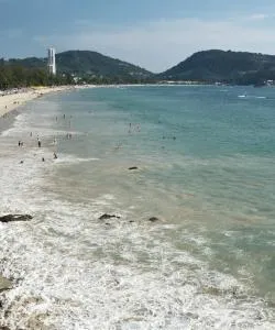 芭东海滩的美景