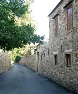 Una bonita panorámica de Kambos, una ciudad popular entre nuestros usuarios