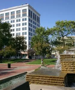 A beautiful view of Springfield serviced by Springfield-Branson Airport.