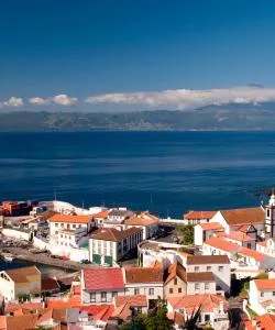 Uma bela vista de Velas – perto do Aeródromo da Ilha de São Jorge