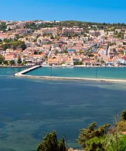 Čudovit pogled na mesto Argostoli v bližini letališča Letališče Kefalonia