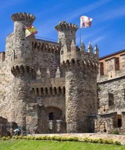 Piękny widok na miasto Ponferrada