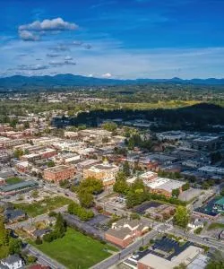 A beautiful view of Hendersonville