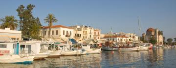 Hyrbilar i Aegina Town