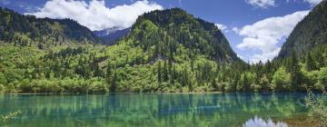 Cheap holidays in Jiuzhaigou