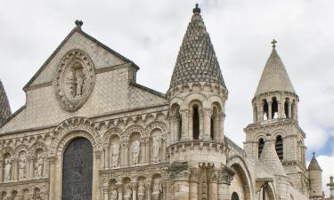 Cheap vacations in Poitiers