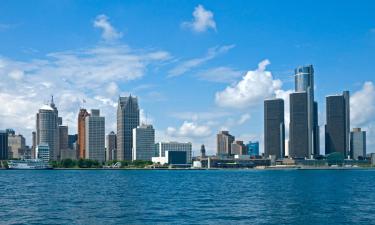 Hotels with Pools in Detroit