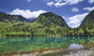 Cheap holidays in Jiuzhaigou