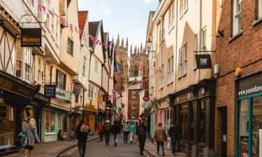 Hoteles con estacionamiento en York