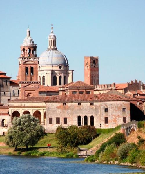 Una bonita panorámica de Mantua