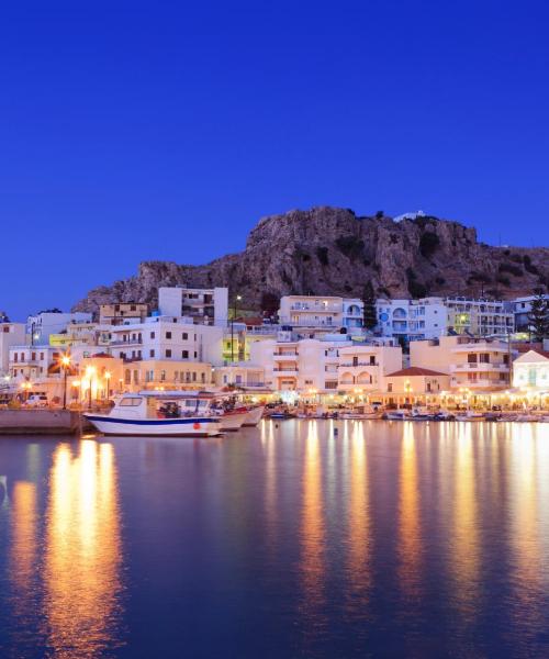 Krásný pohled na město Karpathos
