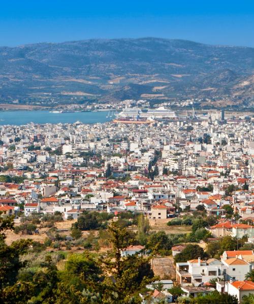 Čudovit pogled na mesto Volos