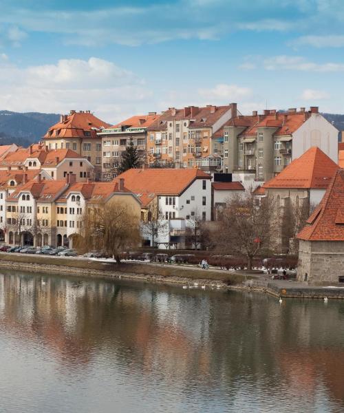 Maribor Havaalanı noktasına yakın Maribor şehrinden güzel bir manzara