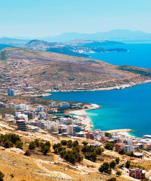 Krásný pohled na město Sarandë
