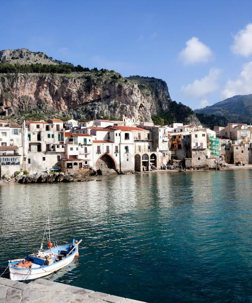 Una bellissima vista di Cefalù