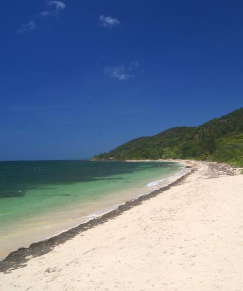 A beautiful view of Roatán serviced by Juan Manuel Gálvez International Airport