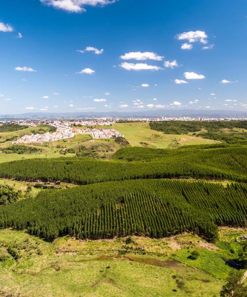 Piękny widok na miasto Valinhos