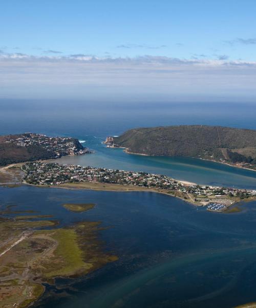 Kaunis näkymä kaupunkiin Knysna