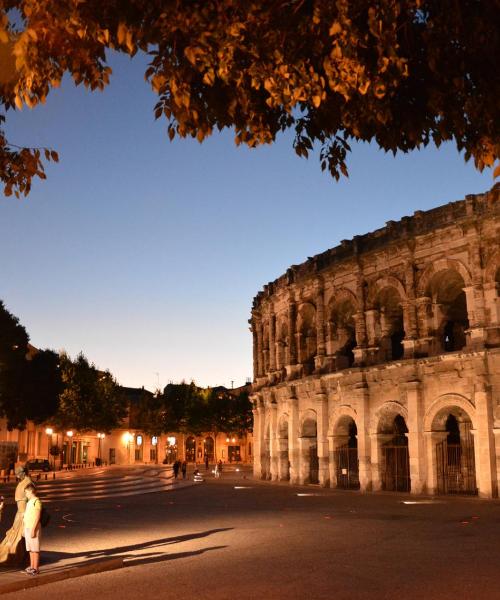 Kaunis näkymä kaupunkiin Nîmes