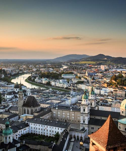 Čudovit pogled na mesto Salzburg