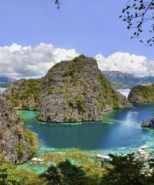 Magandang view ng Coron — lungsod na sikat sa aming users